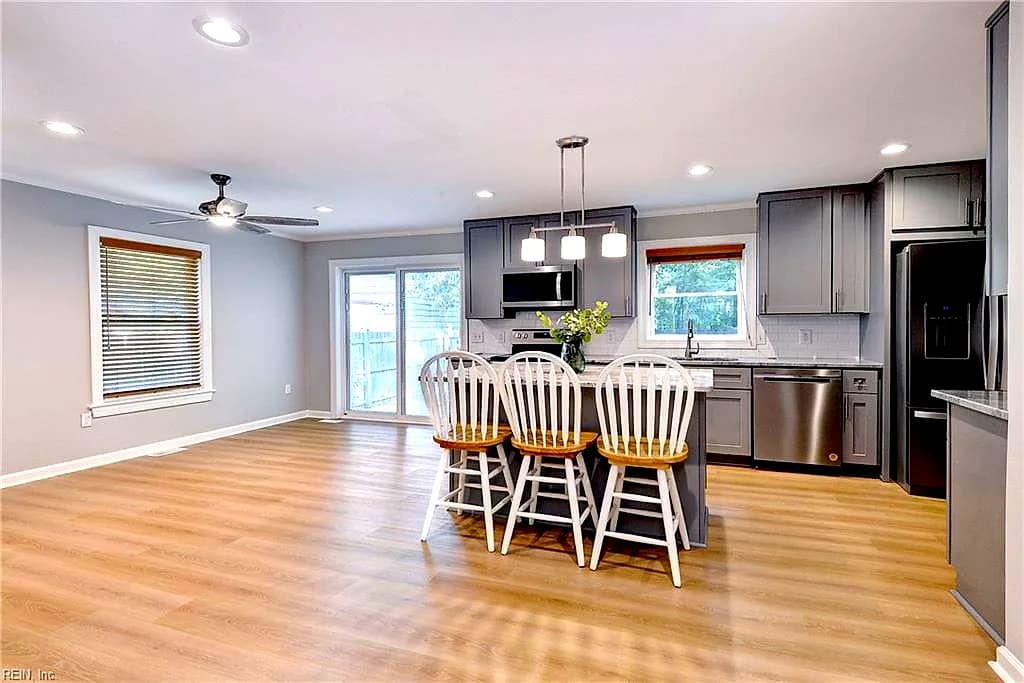 203 Old Seaford RD, SEAFORD VA 23696 thumb 7