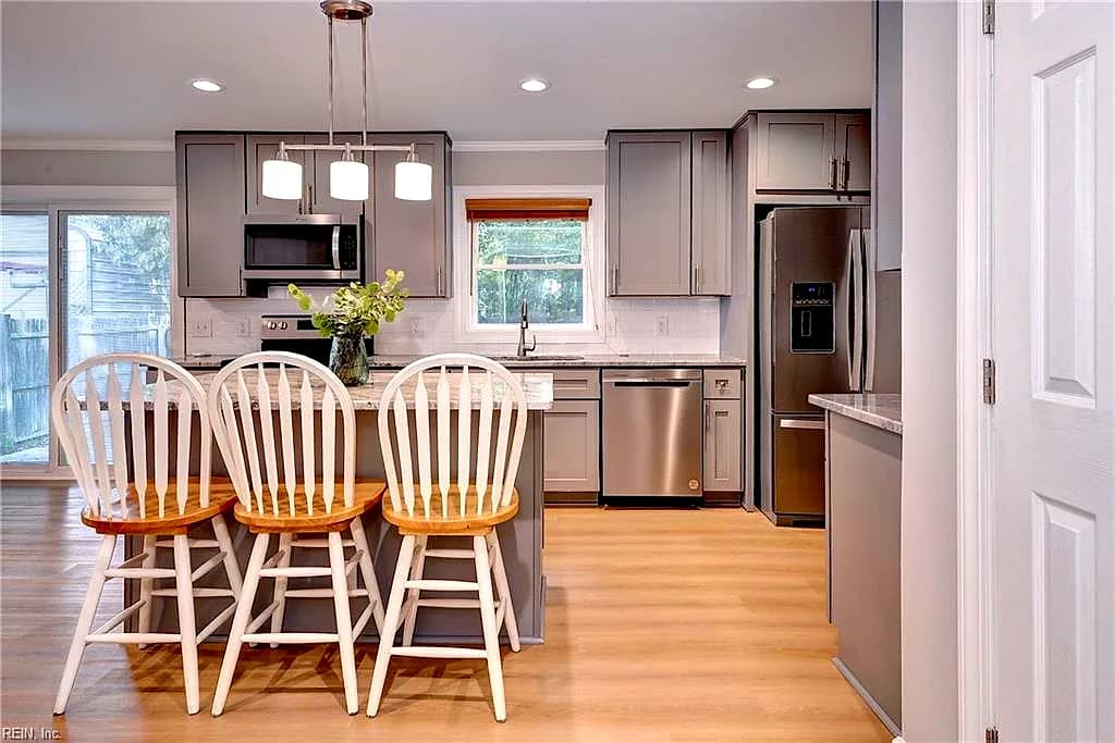203 Old Seaford RD, SEAFORD VA 23696 thumb 8