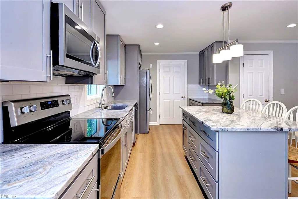 203 Old Seaford RD, SEAFORD VA 23696 thumb 10