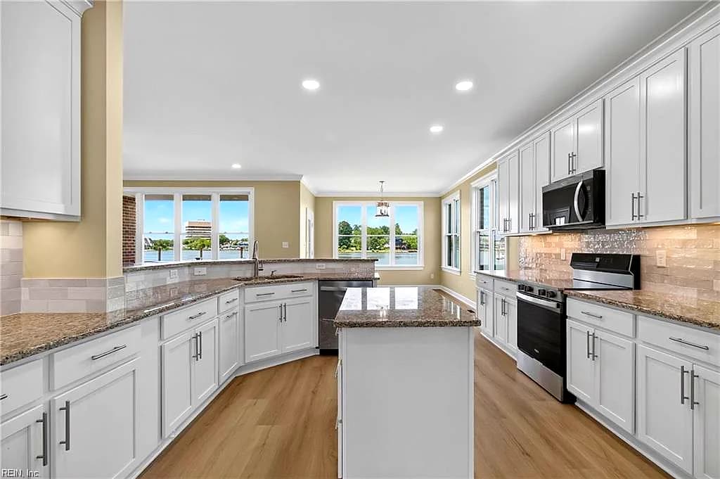 24 Brough LN, HAMPTON VA 23669 thumb 8