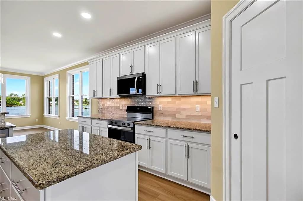 24 Brough LN, HAMPTON VA 23669 thumb 10