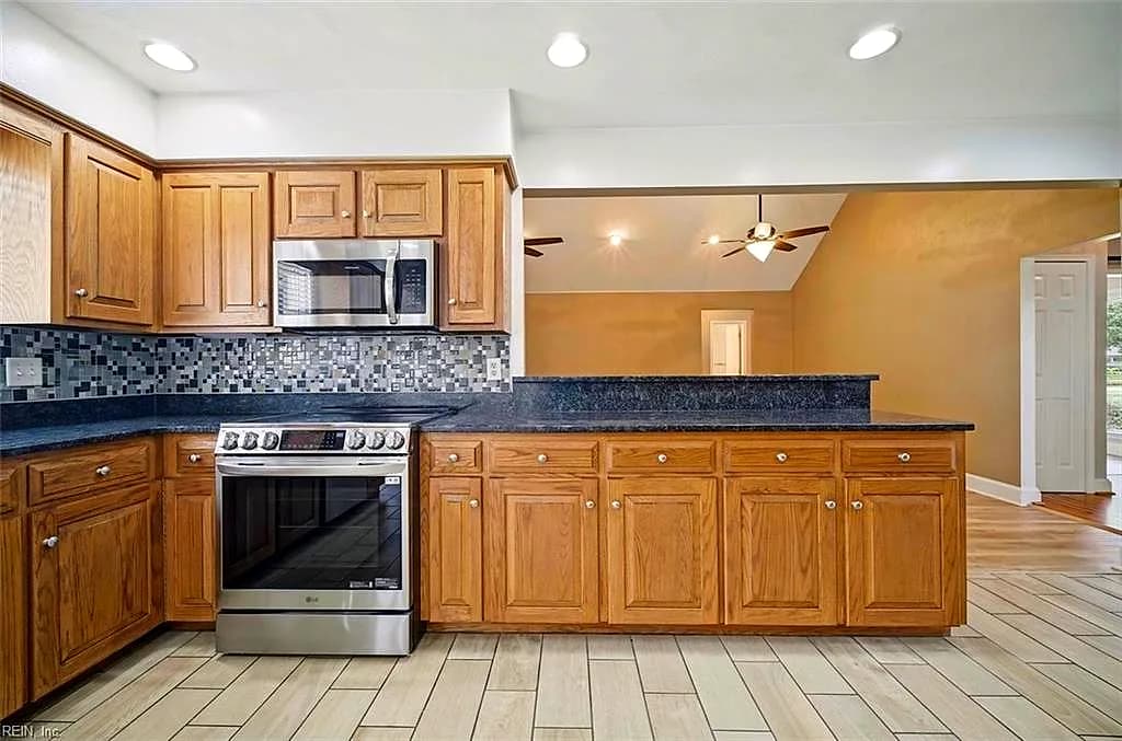 124 Holloway DR, SMITHFIELD VA 23430 thumb 12