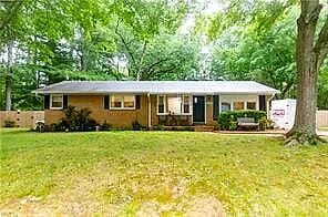 203 York LN, YORKTOWN VA 23692 - Photo 3