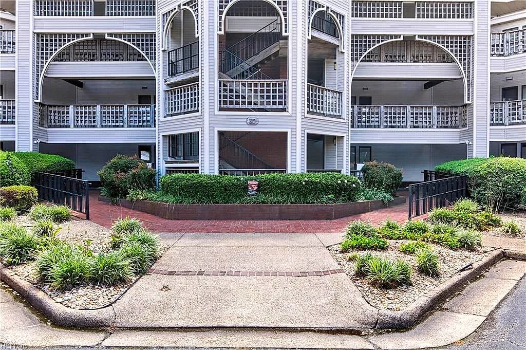 30 Brough LN #307, HAMPTON VA 23669 - Photo 3