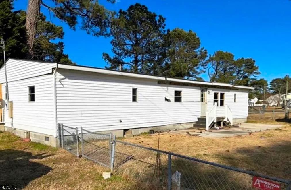 8111 Leo LN, CHINCOTEAGUE ISLAND VA 23336 - Photo 3