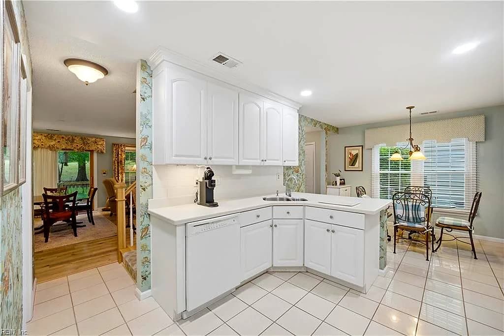 1016 Winged Foot Court CT #B, CHESAPEAKE VA 23320 thumb 9