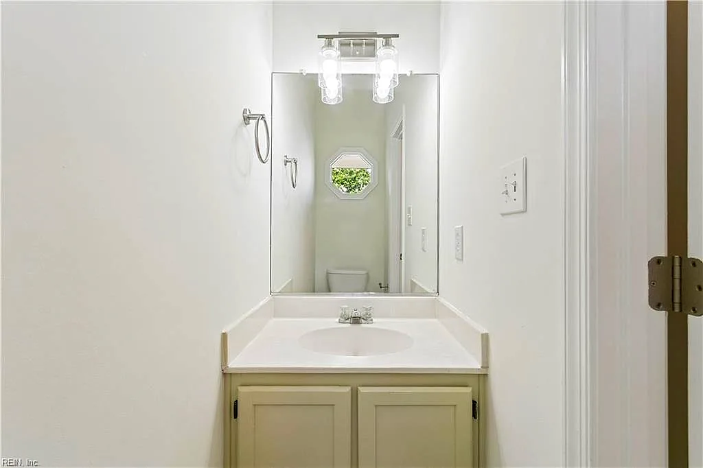 104 Monument CT, YORKTOWN VA 23693 thumb 8