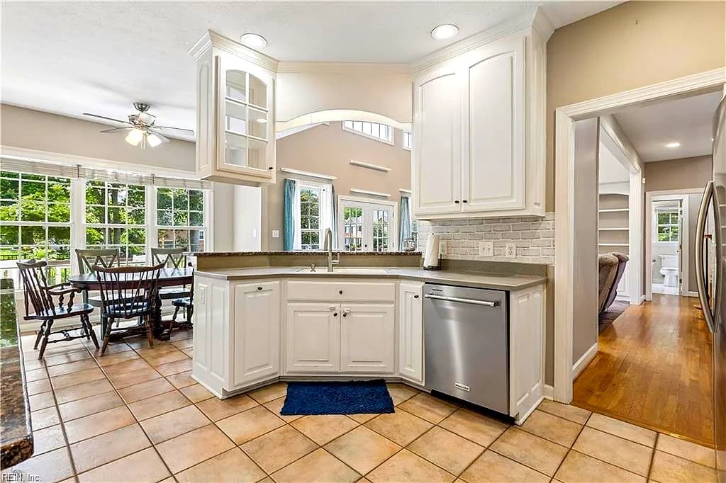 20711 Creekside DR, SMITHFIELD VA 23430 thumb 12