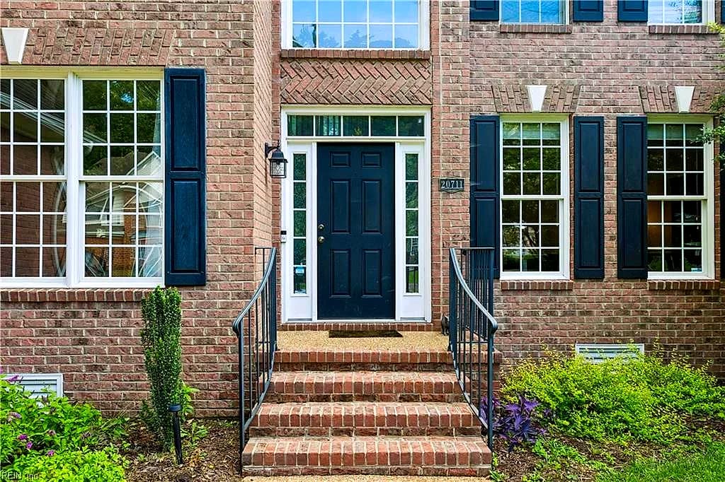 20711 Creekside DR, SMITHFIELD VA 23430 - Photo 5