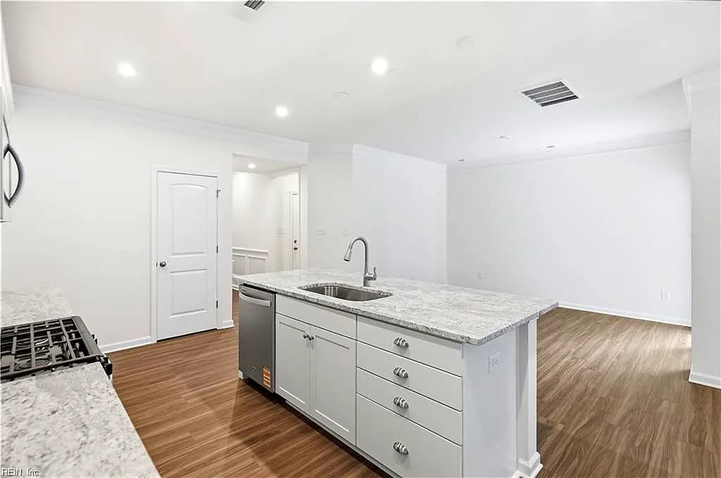 1533 Waltham LN, NEWPORT NEWS VA 23608 thumb 12