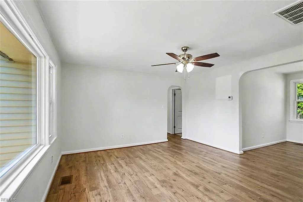 102 W Kelly AVE, HAMPTON VA 23663 thumb 8