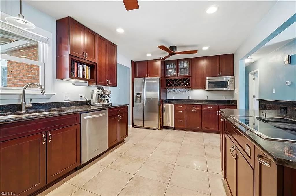 929 Cogliandro DR, CHESAPEAKE VA 23320 thumb 12