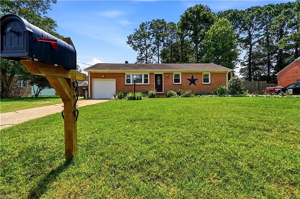 929 Cogliandro DR, CHESAPEAKE VA 23320 - Photo 3