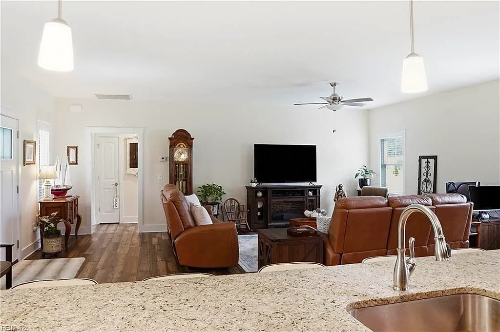 12327 Halifax RD, DINWIDDIE VA 23841 thumb 9