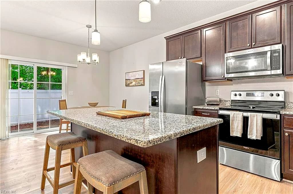 640 Revival LN, VIRGINIA BEACH VA 23462 - Photo 4