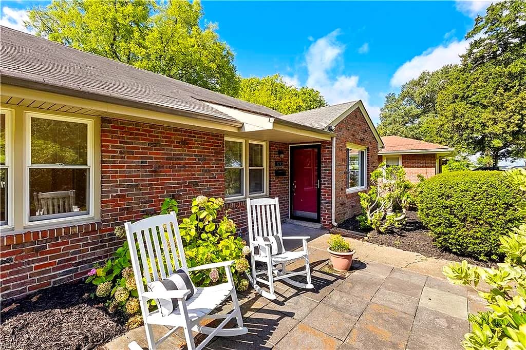 1713 49th ST W, NORFOLK VA 23508 - Photo 4