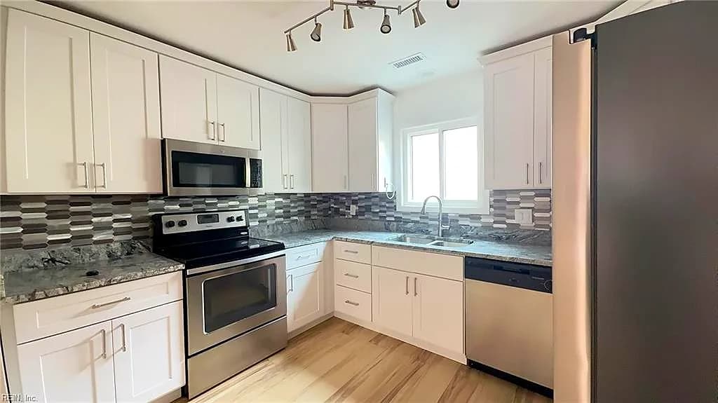 3188 E Ocean View AVE #18, NORFOLK VA 23518 - Photo 4