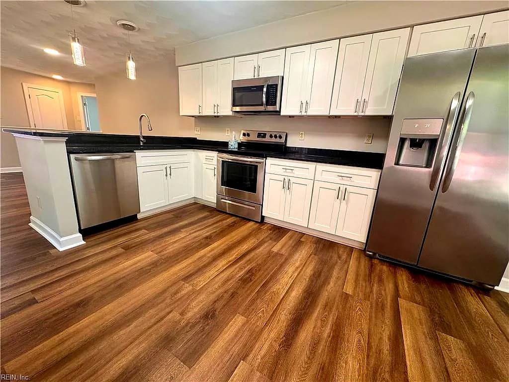 901 Bridge Crossing DR #B, YORKTOWN VA 23692 thumb 10