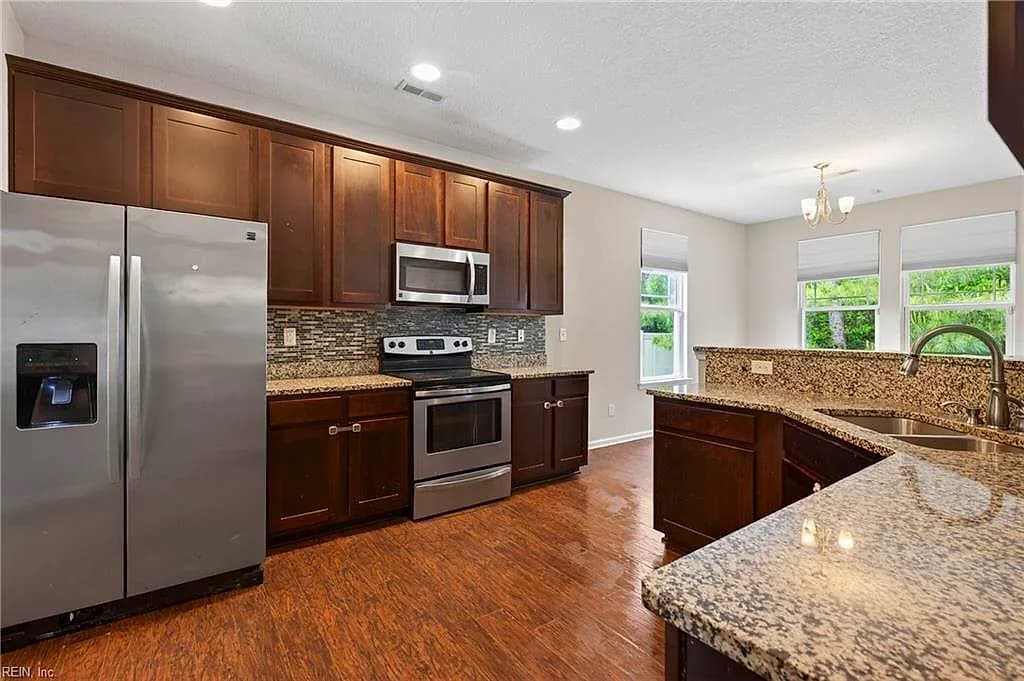 2147 Redgate DR, SUFFOLK VA 23434 - Photo 5