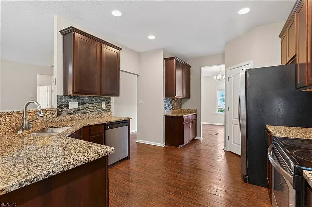 2147 Redgate DR, SUFFOLK VA 23434 thumb 7