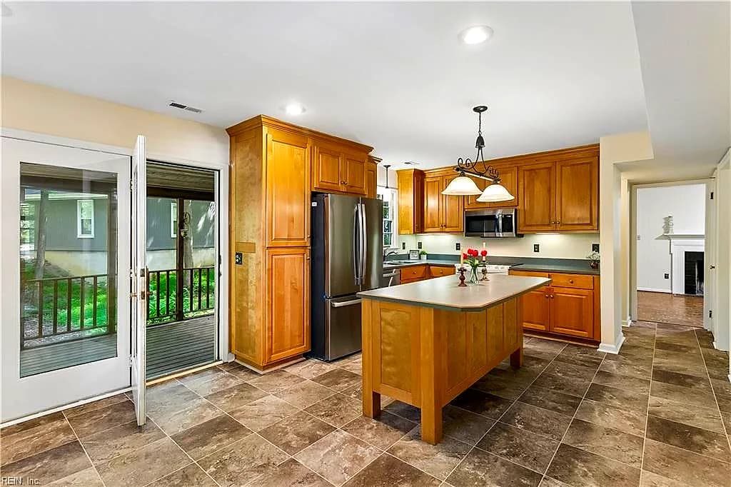 1 Mears CIR, NEWPORT NEWS VA 23602 thumb 10