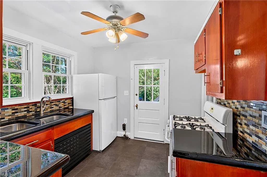 318 61st Street ST, NEWPORT NEWS VA 23607 thumb 12