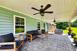 1908 Benefit RD, CHESAPEAKE VA 23322 - Photo 4