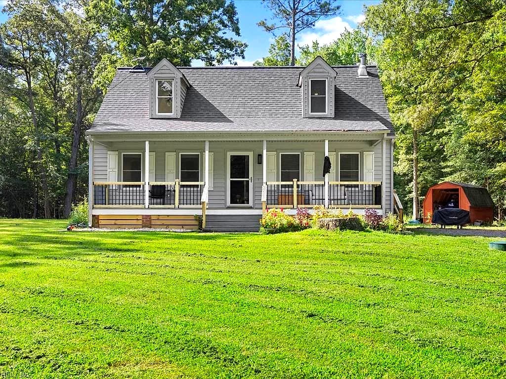 136 Hideaway LN, AYLETT VA 23009 - Main photo