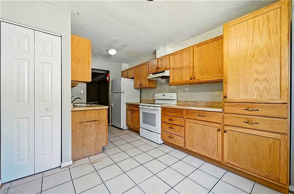 51 Otsego DR, NEWPORT NEWS VA 23602 - Photo 4