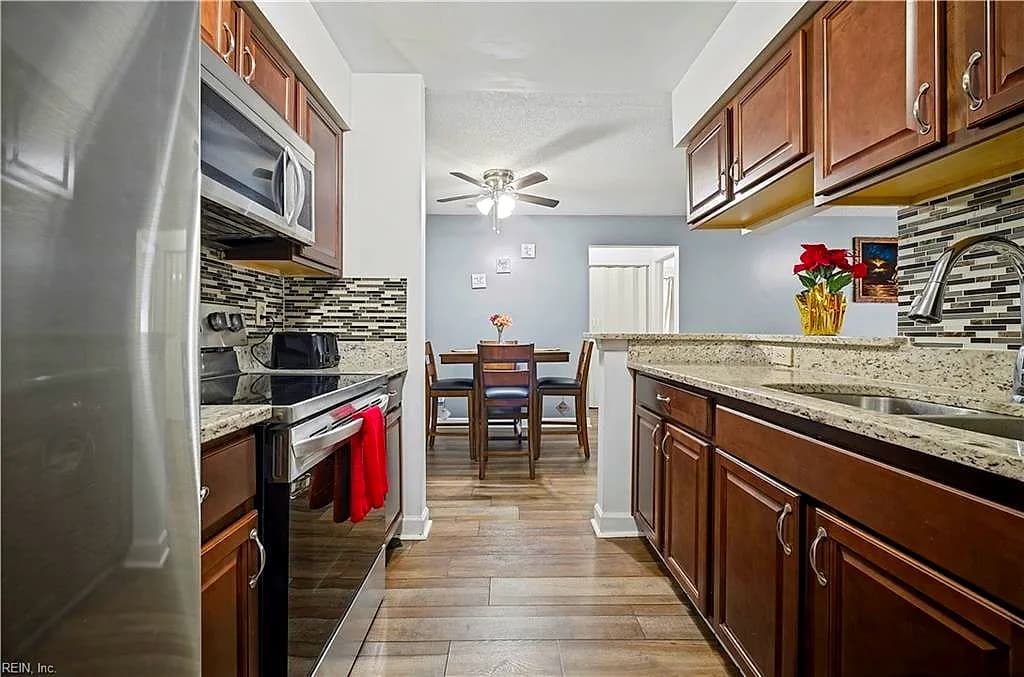 562 Candle LN #103, NEWPORT NEWS VA 23608 thumb 12