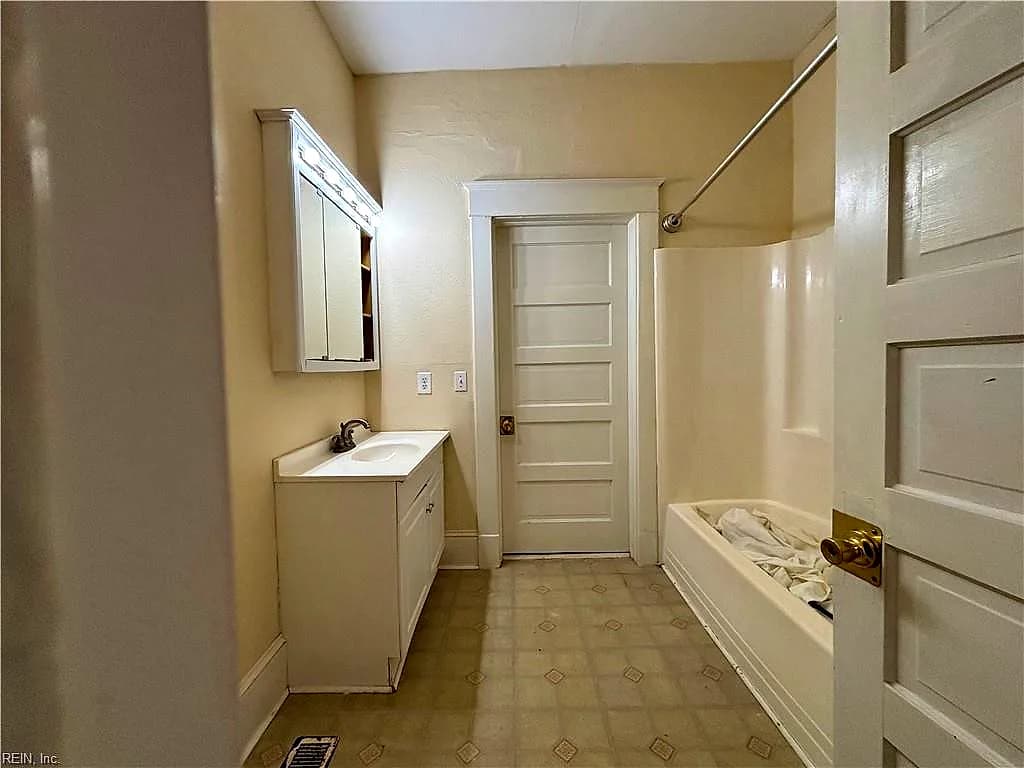 301 S High ST, FRANKLIN VA 23851 thumb 9