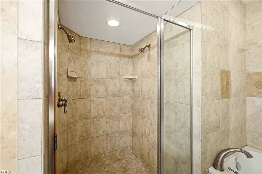 1869 Tolstoy DR, VIRGINIA BEACH VA 23454 thumb 8