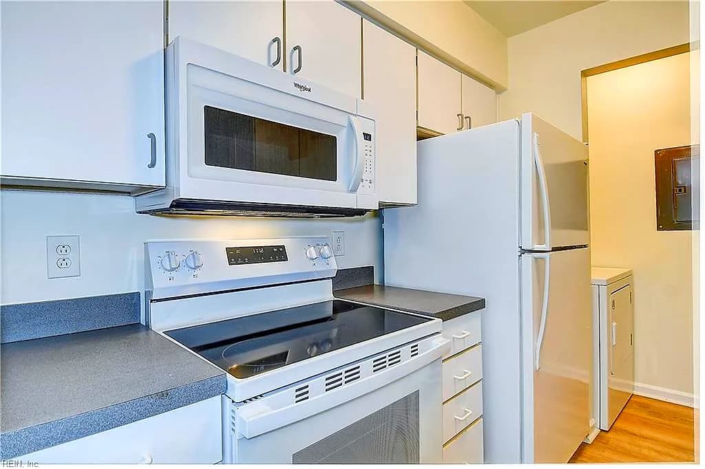 2393 London Pointe DR, VIRGINIA BEACH VA 23454 thumb 8