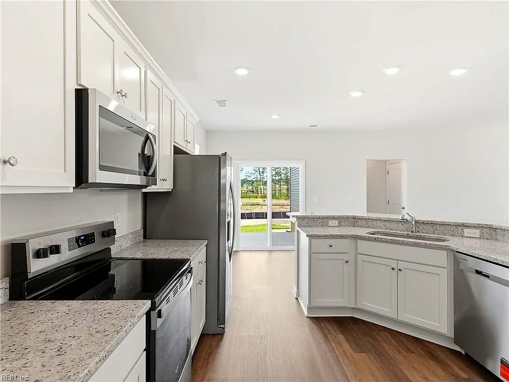 1008 Eastport PL, SUFFOLK VA 23435 - Photo 5