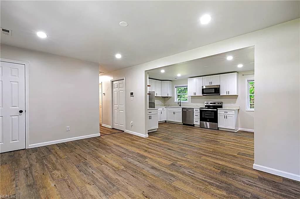 210 Walker DR, WILLIAMSBURG VA 23188 - Photo 5