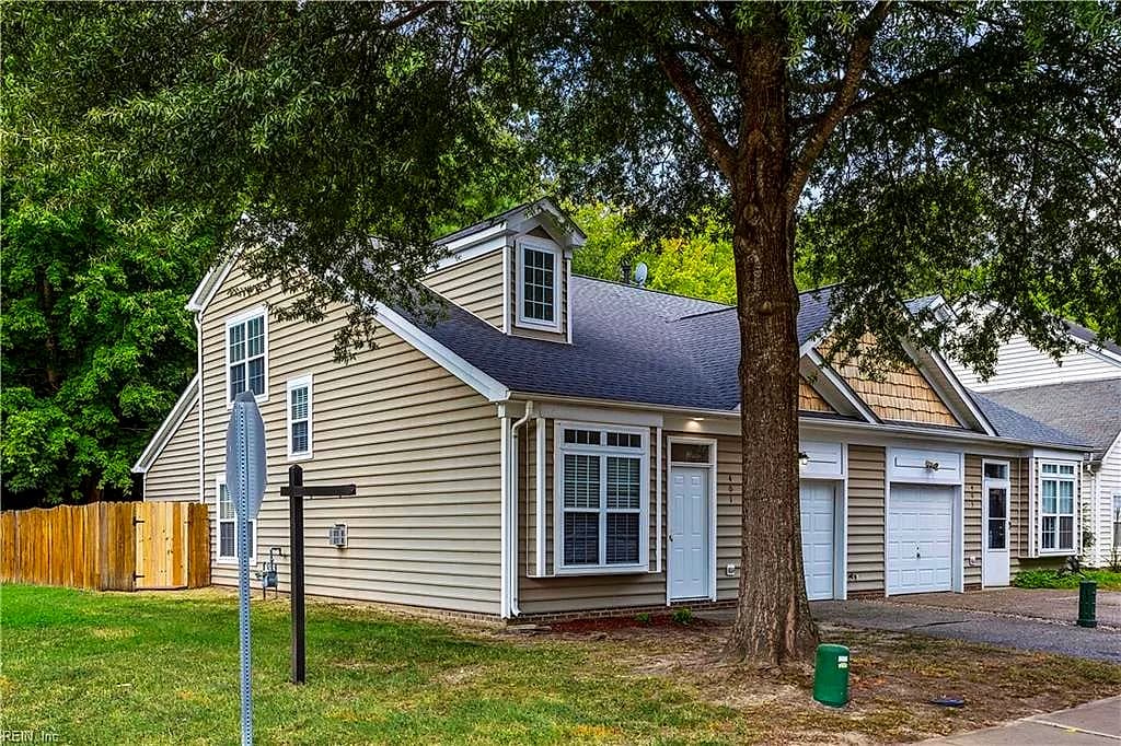 401 Dorothy DR, YORKTOWN VA 23692 - Photo 4