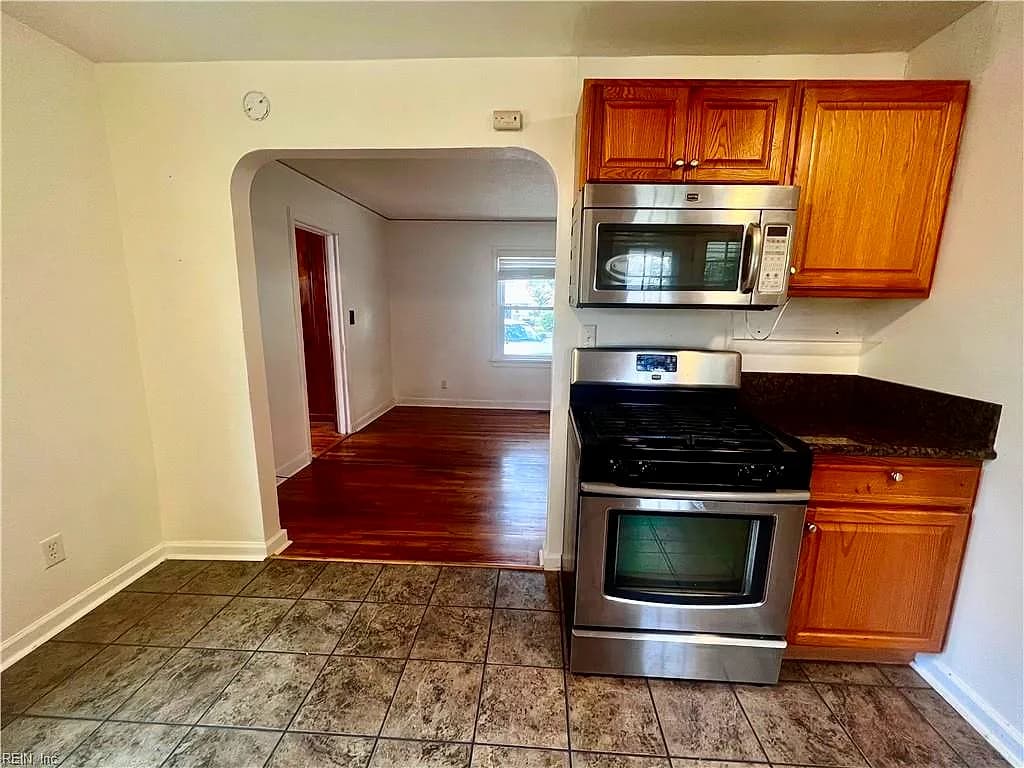 8121 Old Ocean View RD, NORFOLK VA 23518 thumb 8