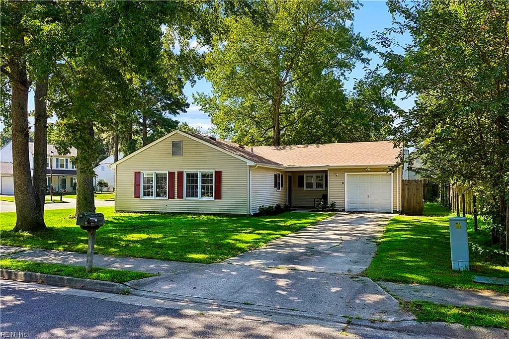 9 Westmont DR, HAMPTON VA 23666 - Photo 4