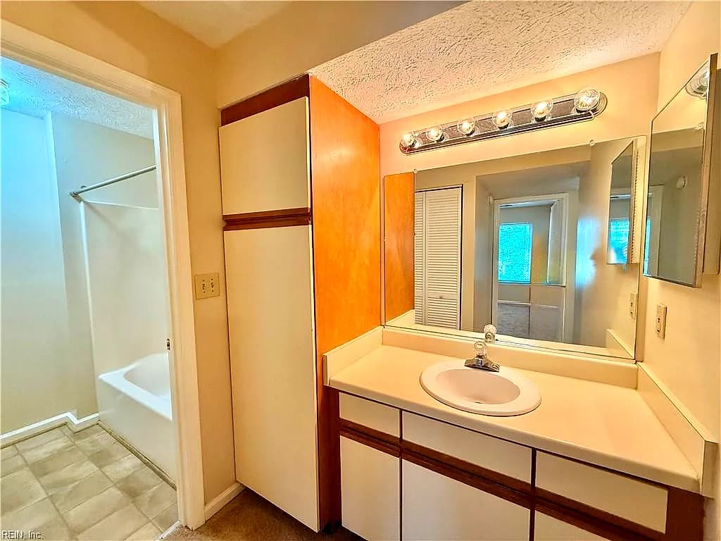 410 Wells CT, HAMPTON VA 23666 thumb 12