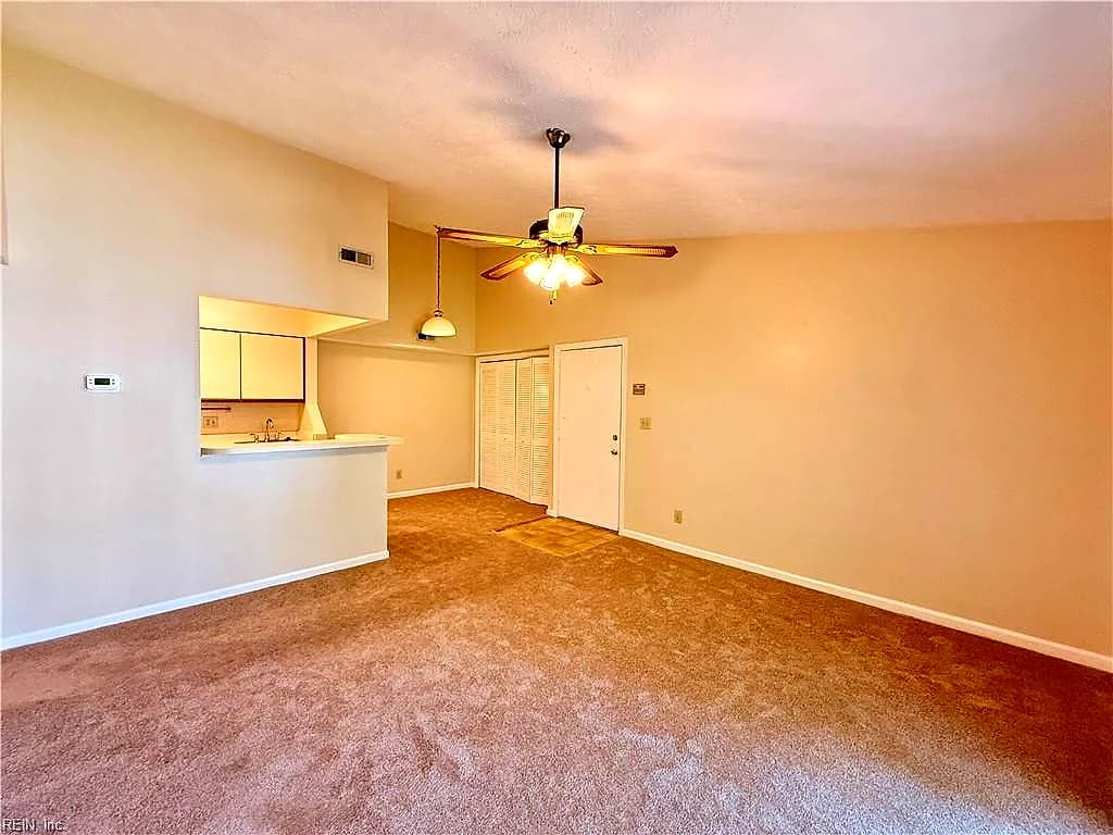 410 Wells CT, HAMPTON VA 23666 - Photo 4
