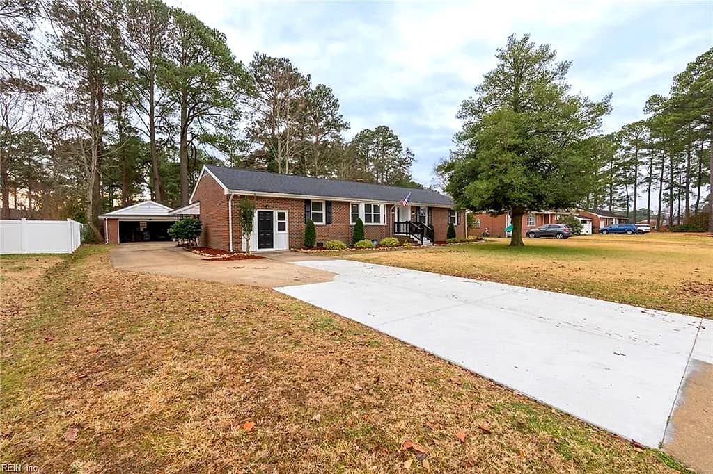 413 Bobby Jones DR, PORTSMOUTH VA 23701 - Photo 4