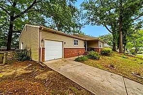 13 Darlene LN, NEWPORT NEWS VA 23608 - Photo 3