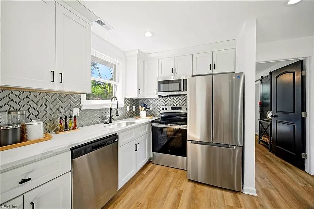 1568 Kempsville RD, VIRGINIA BEACH VA 23464 thumb 8