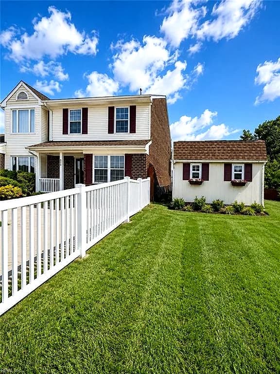 314 Sussex CT, CHESAPEAKE VA 23320 - Photo 2
