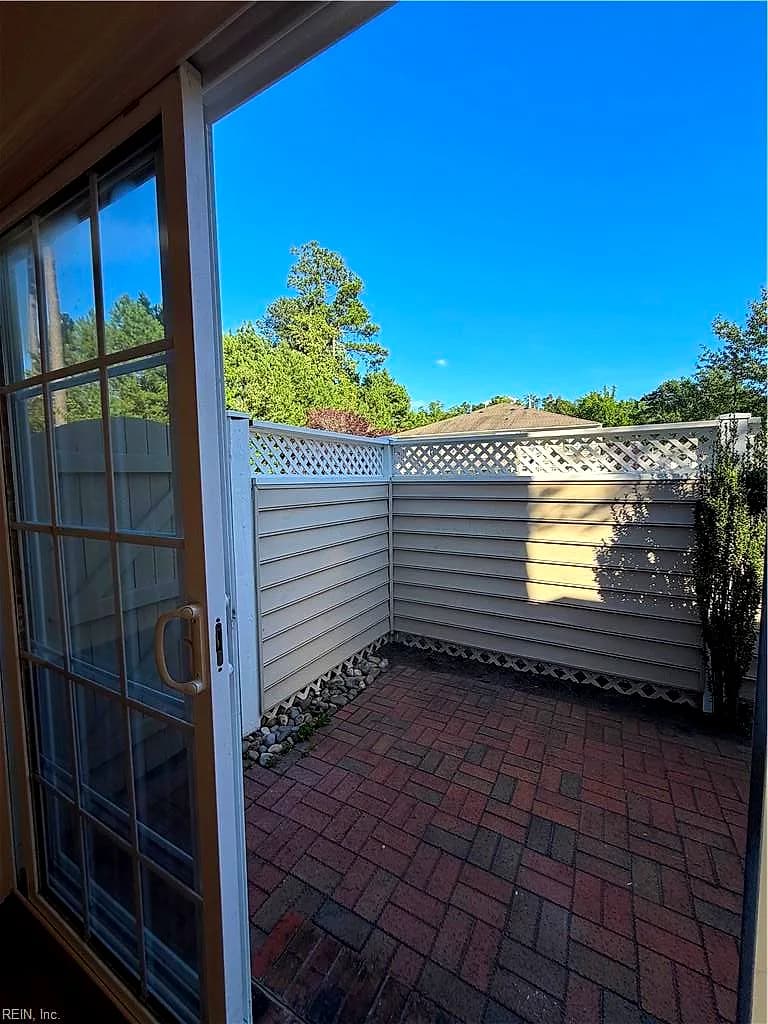 201 Grant CT, YORKTOWN VA 23692 thumb 9