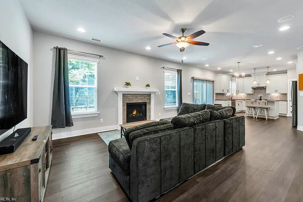 219 Dunway LN, CHESAPEAKE VA 23323 thumb 7