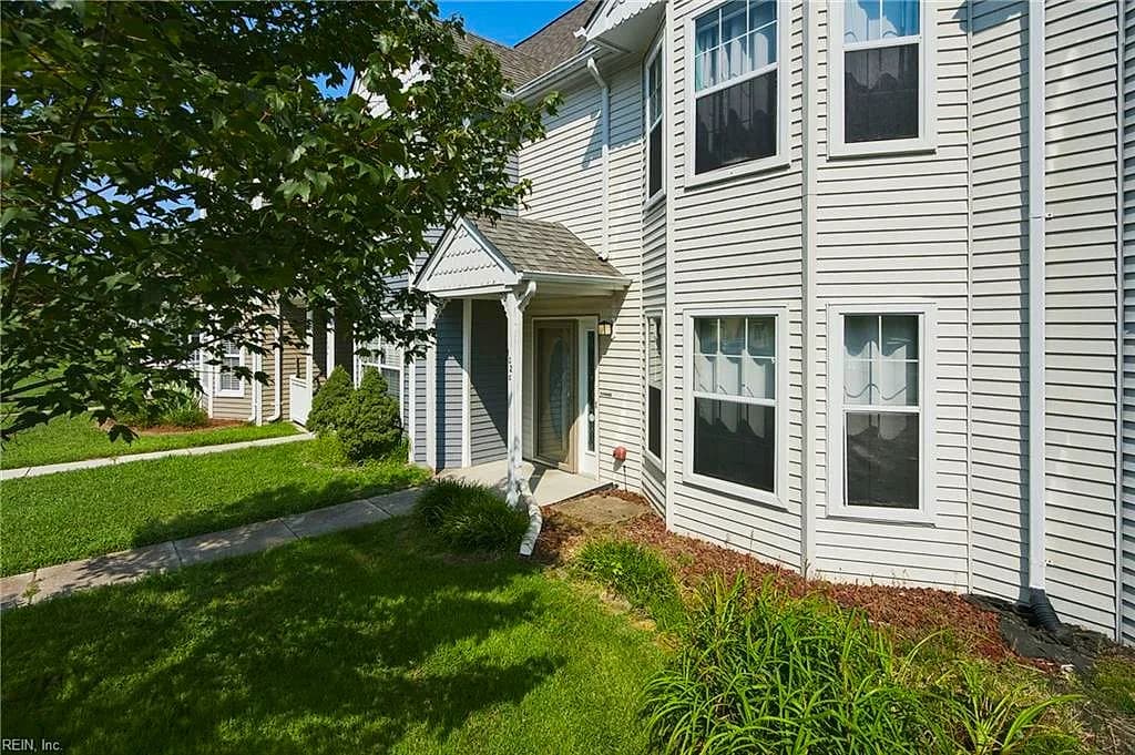 102 Heather WAY #C, YORKTOWN VA 23693 - Photo 4