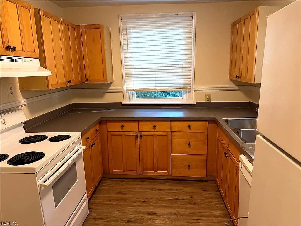 8804 Semmes AVE, NORFOLK VA 23503 thumb 11