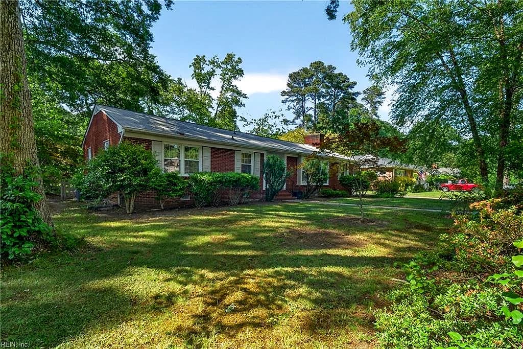 317 Central PW, NEWPORT NEWS VA 23606 - Photo 3