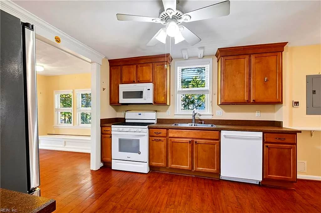 573 Ocean View AVE, NORFOLK VA 23503 thumb 11